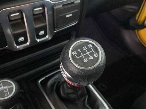 Used 2019 Jeep Wrangler Sport AWD/4WD image 7