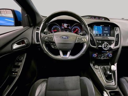 Used 2017 Ford Focus RS AWD/4WD image 5