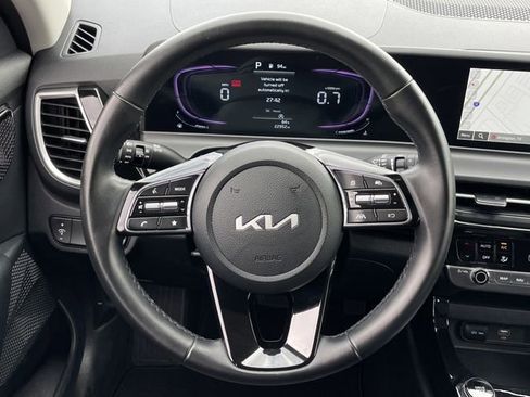 Used 2025 Kia Seltos S image 11