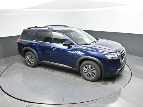 Used 2025 Nissan Pathfinder SV FWD image 37