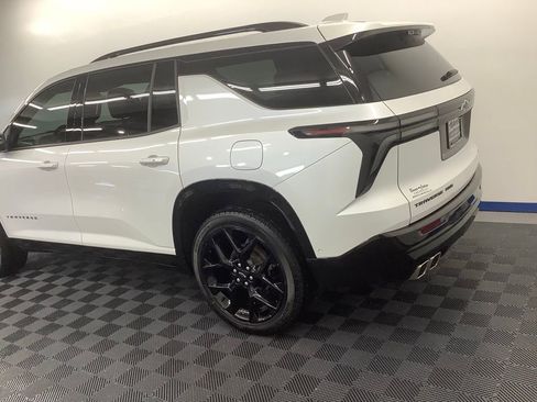 Used 2024 Chevrolet Traverse RS w/ LPO, Floor Liner Package AWD/4WD image 3