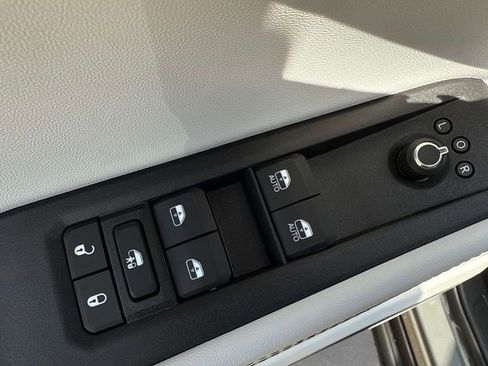 New 2026 Jeep Cherokee Overland AWD/4WD image 19