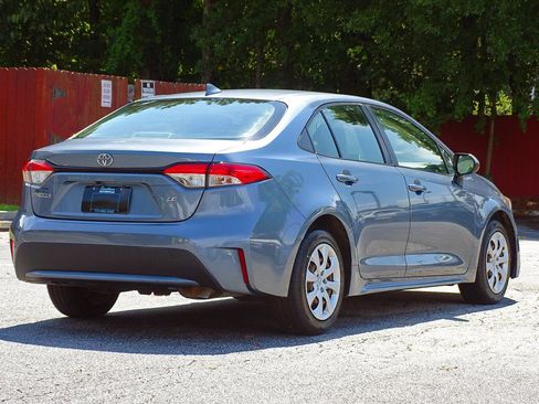 Used 2021 Toyota Corolla LE w/ Carpet Mat Package (TMS) FWD image 13