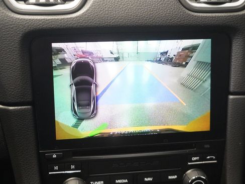 Used 2021 Porsche 718 Cayman RWD image 23