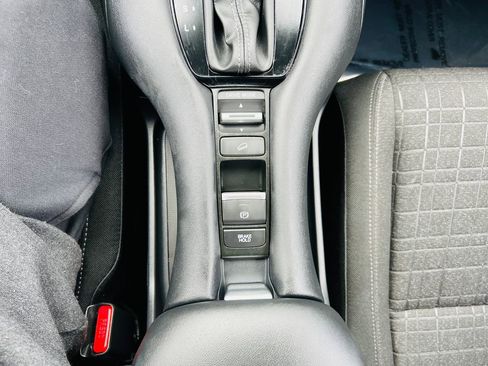 Used 2024 Honda HR-V LX image 27