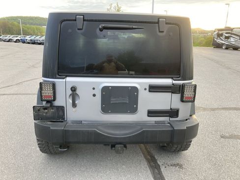 Used 2015 Jeep Wrangler Sport w/ Quick Order Package 24S AWD/4WD image 6