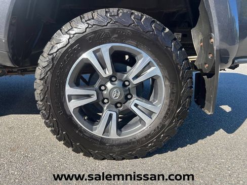 Used 2019 Toyota Tacoma TRD Sport w/ Technology Package AWD/4WD image 26