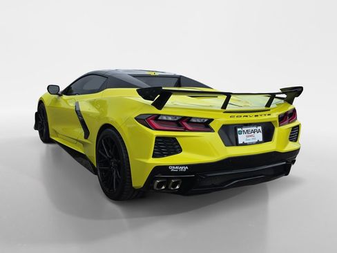 Used 2022 Chevrolet Corvette Stingray Premium Conv w/ Z51 Performance Package RWD image 3