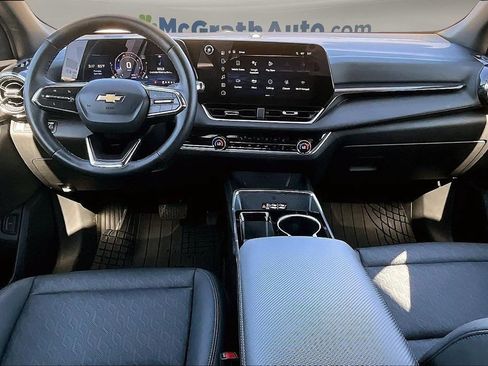 Used 2025 Chevrolet Equinox LT w/ Convenience Package II AWD/4WD image 9