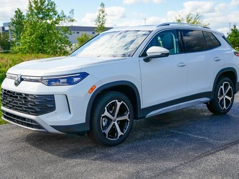 New 2025 Volkswagen Tiguan SE image 5