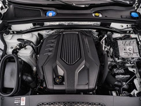 Certified 2026 Porsche Macan AWD/4WD image 29