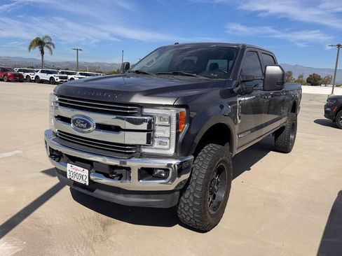 Used 2017 Ford F250 Lariat w/ Lariat Ultimate Package image 3