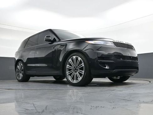 Used 2024 Land Rover Range Rover Sport SE image 26