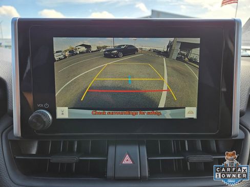 Used 2025 Toyota RAV4 XLE AWD/4WD image 27