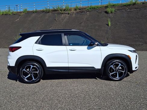 Used 2023 Chevrolet TrailBlazer RS w/ Sun and Liftgate Package AWD/4WD image 7
