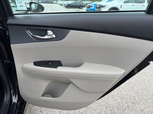 Used 2021 Kia Forte LXS FWD image 29