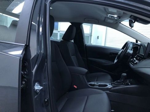 Certified 2025 Toyota Corolla LE image 22