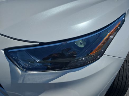 Used 2023 Toyota Highlander XLE FWD image 33