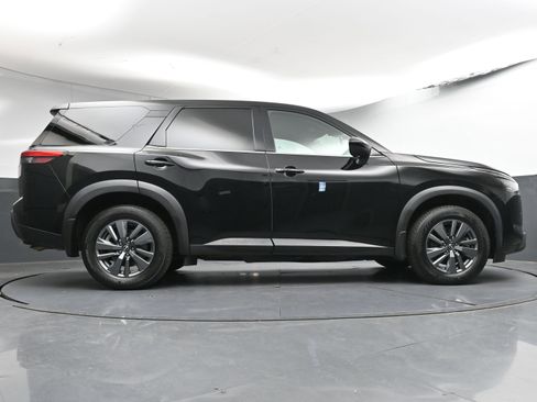 Certified 2024 Nissan Pathfinder S image 26