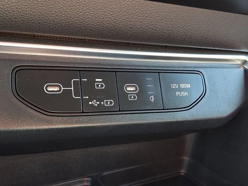 Used 2025 Kia Carnival SX w/ SX Dark Edition Package FWD image 27