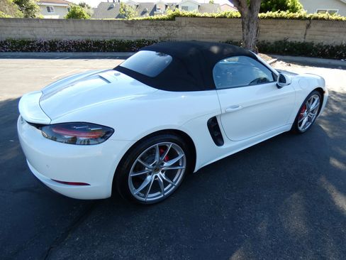 Used 2017 Porsche 718 Boxster S image 64