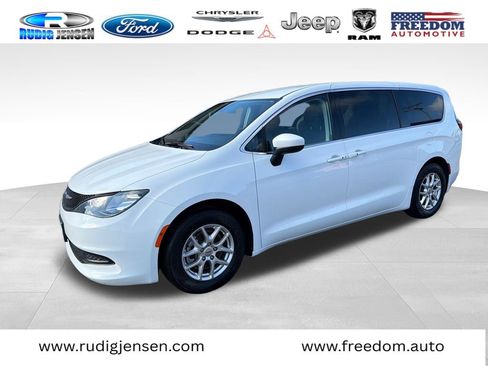 Used 2023 Chrysler Voyager LX FWD image 1