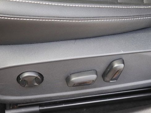 Used 2022 Volkswagen Jetta SE w/ Panoramic Sunroof Package image 14