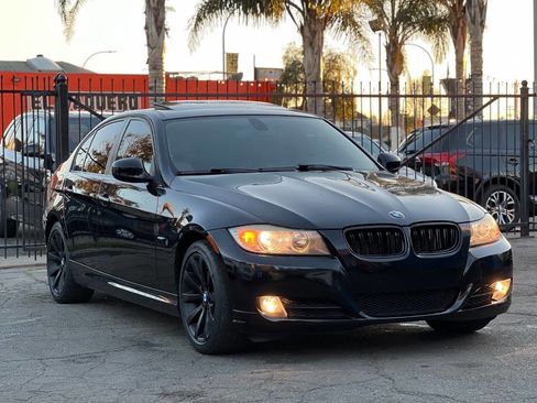 Used 2011 BMW 328i Sedan w/ Premium Pkg image 3