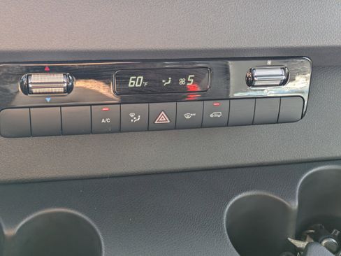 Used 2023 Mercedes-Benz Sprinter 3500 image 25