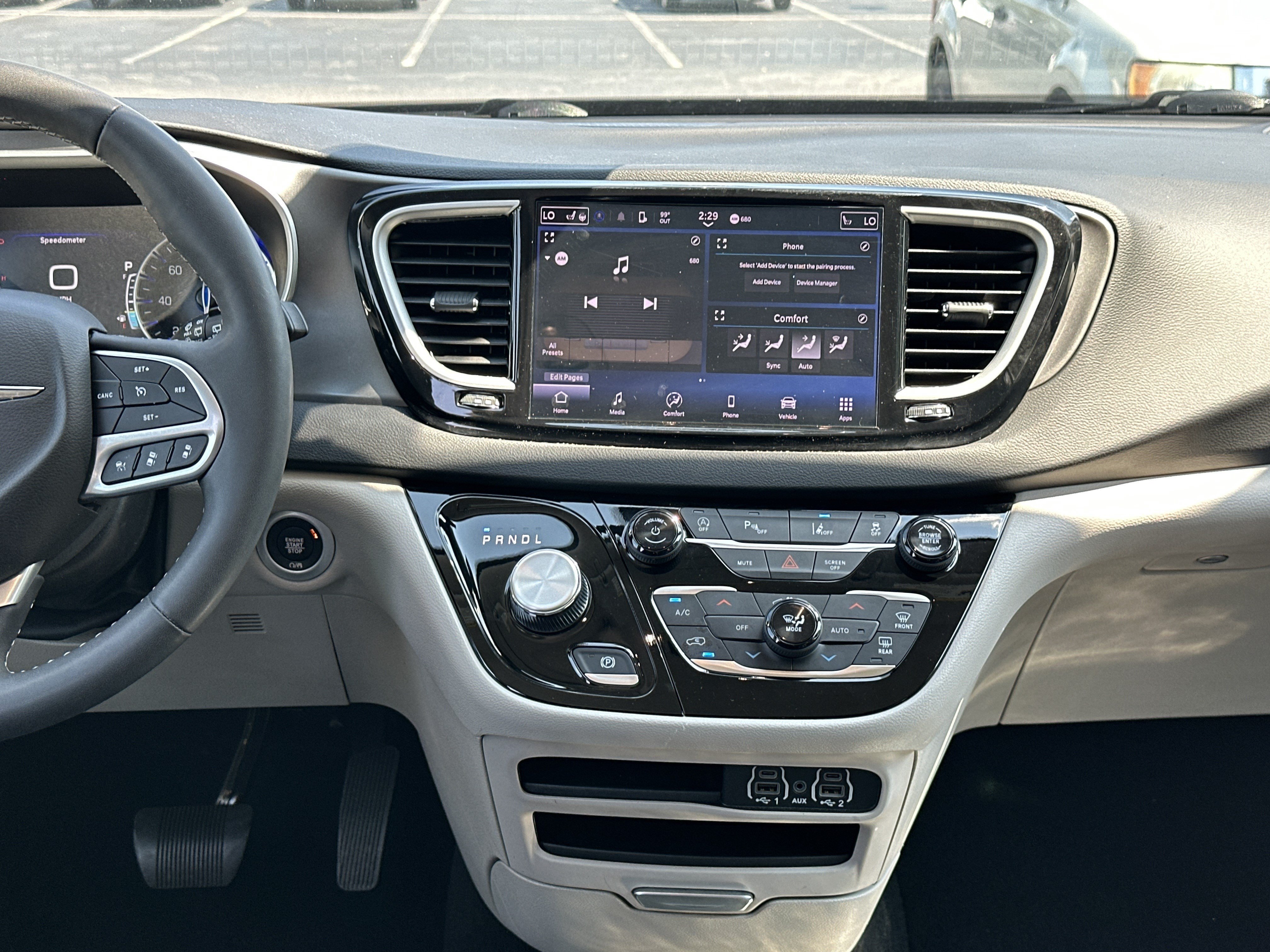 Used 2024 Chrysler Pacifica Touring-L FWD image 30