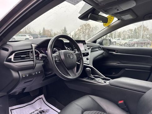 Used 2024 Toyota Camry SE image 9