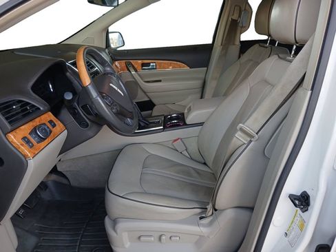 Used 2015 Lincoln MKX FWD w/ Equipment Group 102A image 9