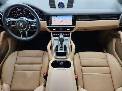 Certified 2023 Porsche Cayenne AWD/4WD image 24