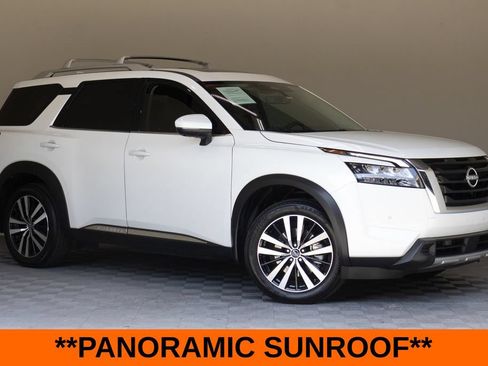 Used 2025 Nissan Pathfinder Platinum w/ Cargo Package FWD image 2
