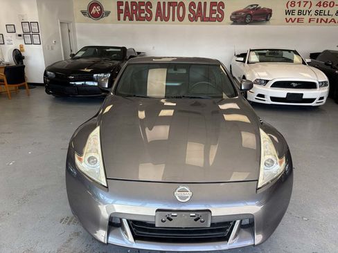 Used 2011 Nissan 370Z Coupe RWD image 1