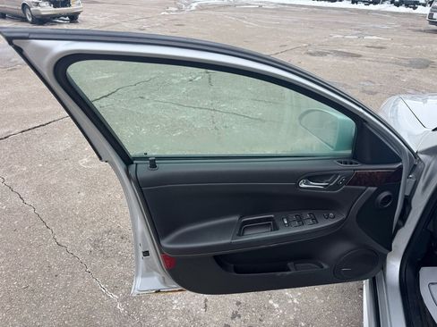 Used 2012 Chevrolet Impala LTZ image 14