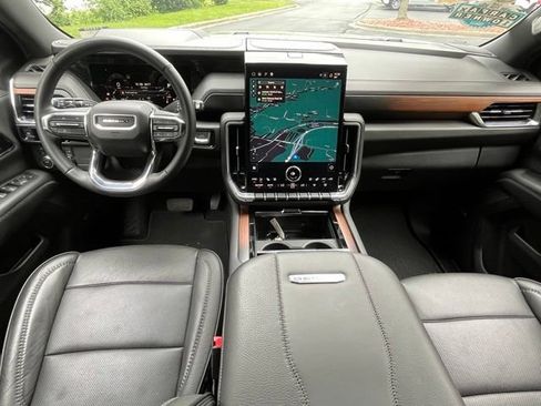 Used 2025 GMC Yukon Denali AWD/4WD image 6
