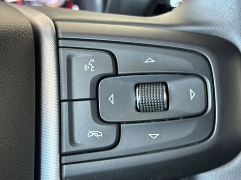 Used 2025 GMC Sierra 1500 SLT AWD/4WD image 39