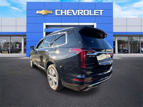 Used 2024 Cadillac XT6 Premium Luxury image 4
