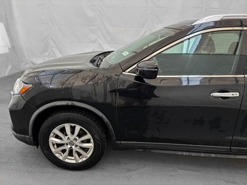 Used 2018 Nissan Rogue SV AWD/4WD image 3