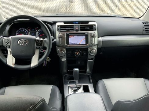 Used 2018 Toyota 4Runner SR5 Premium RWD image 15