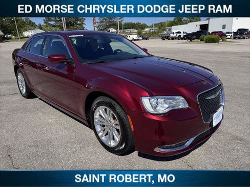 Certified 2021 Chrysler 300 Touring w/ Driver Convenience Group RWD image 4