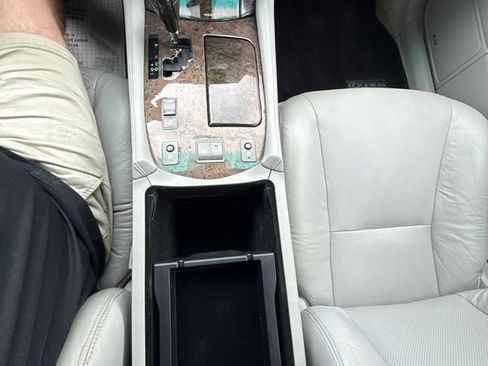 Used 2012 Lexus LS 460 w/ Comfort Pkg RWD image 38