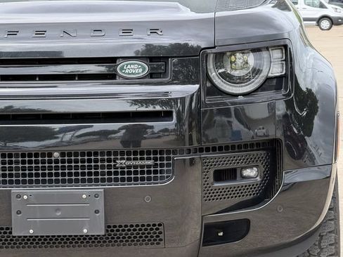 Used 2023 Land Rover Defender 130 X-Dynamic SE AWD/4WD image 10