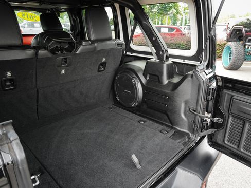 Used 2018 Jeep Wrangler Unlimited Rubicon AWD/4WD image 33