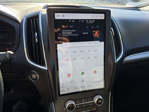 Used 2024 Ford Edge Titanium image 6