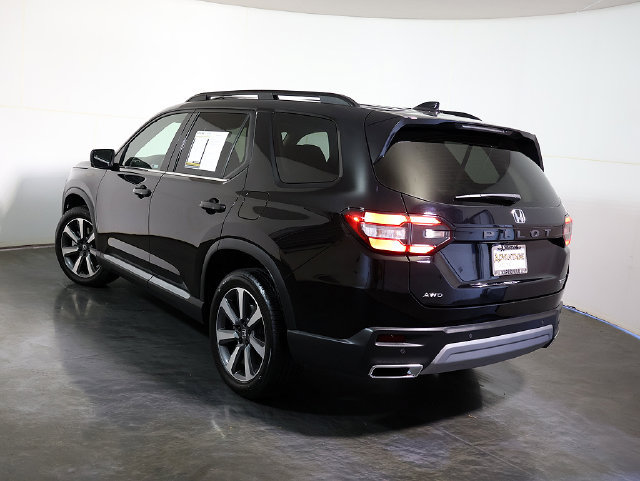 Used 2024 Honda Pilot Touring image 2