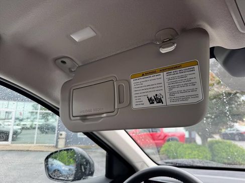 Certified 2025 Nissan Kicks SR FWD image 26