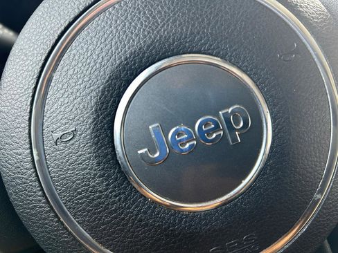 Used 2015 Jeep Wrangler Unlimited Sahara image 20