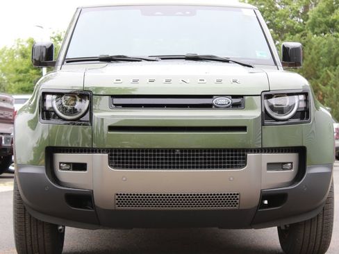 New 2026 Land Rover Defender 110 S AWD/4WD image 4